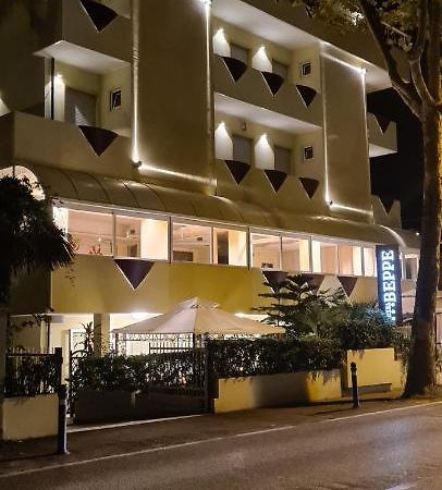 Hotel Beppe Rimini Exterior foto