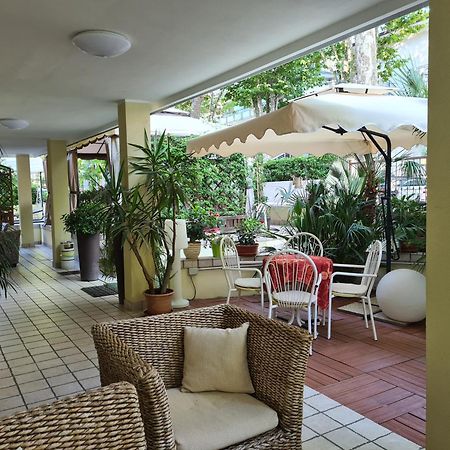 Hotel Beppe Rimini Exterior foto