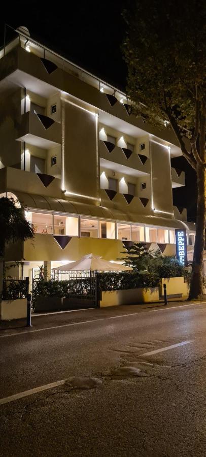 Hotel Beppe Rimini Exterior foto