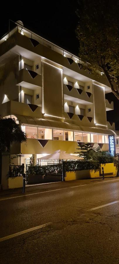 Hotel Beppe Rimini Exterior foto