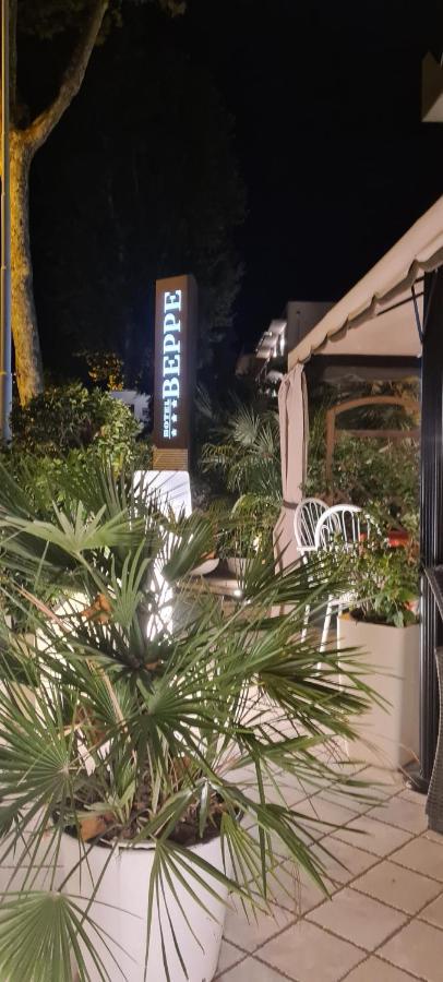 Hotel Beppe Rimini Exterior foto