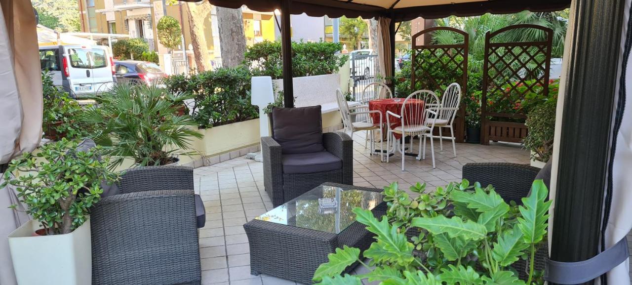 Hotel Beppe Rimini Exterior foto