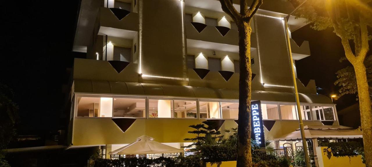 Hotel Beppe Rimini Exterior foto